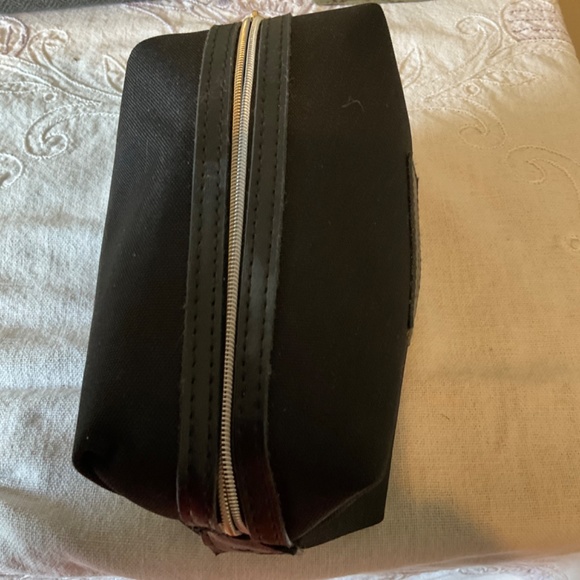 Want les Essentiels and Air Canada Business Class Amenity Kits 🍁 - Picture 9 of 10